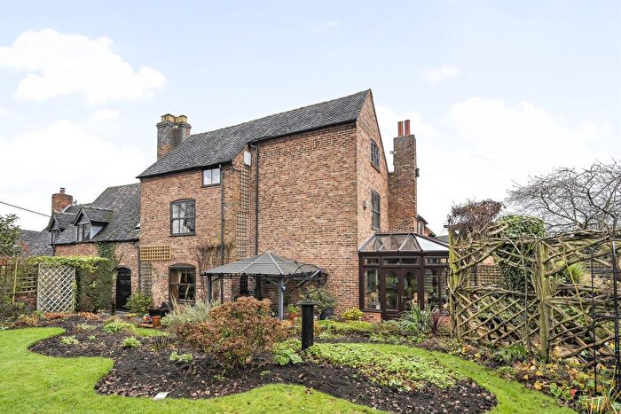 5 Bedroom Cottage For Sale In Church Farm Mews, Dosthill, Tamworth, B77