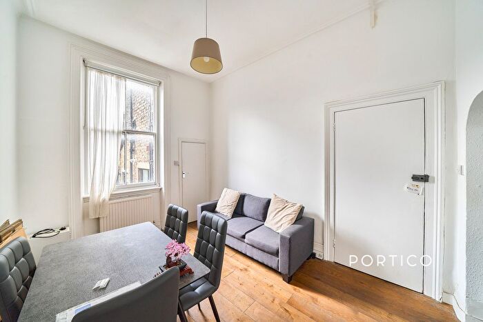 2 Bedroom Flat To Rent In Seagrave Road, SW6