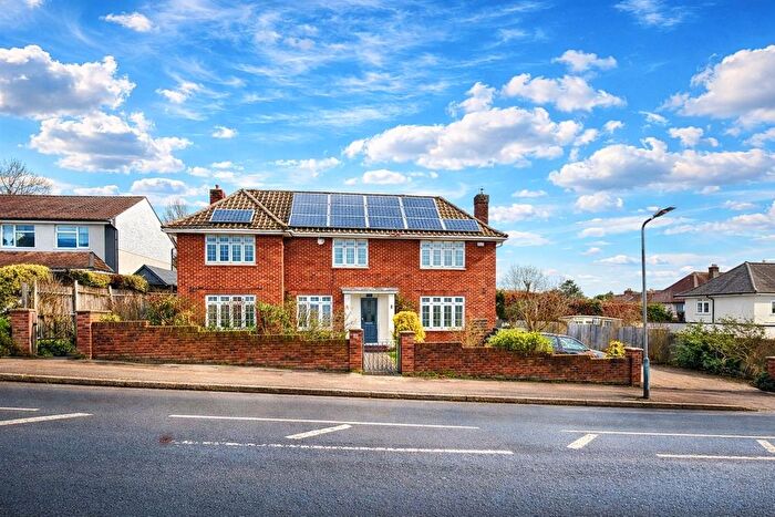 3 Bedroom Property To Rent In The Ridgeway, Tonbridge, TN10