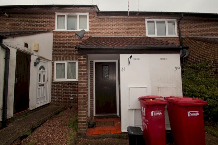 1 Bedroom Maisonette To Rent In Corfe Gardens, SL1