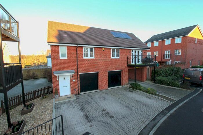 2 Bedroom Property To Rent In Newton Drive, Church Crookham, Fleet, GU52