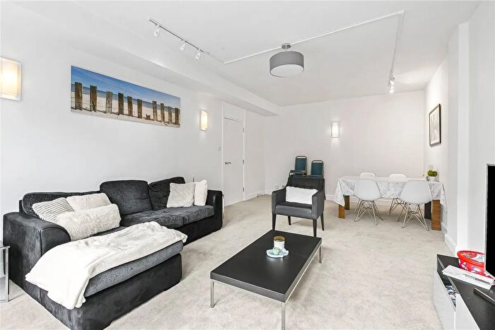 2 Bedroom Flat To Rent In Weymouth Street, London, W1W