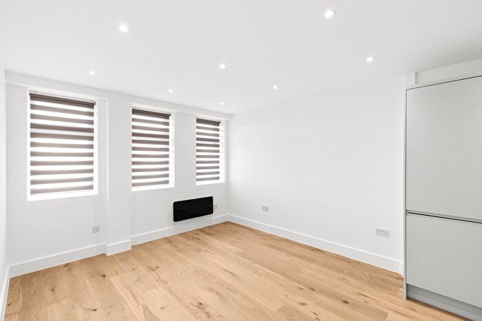 1 Bedroom Flat To Rent In London Road, Sittingbourne, Kent, ME10