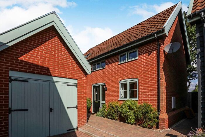 3 Bedroom Detached House For Sale In Gospel Hall Close, Wickham Market, Woodbridge, IP13