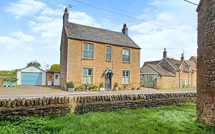 5 Bedroom Detached House For Sale In Carterton Road, Brize Norton, Carterton, Oxfordshire, OX18