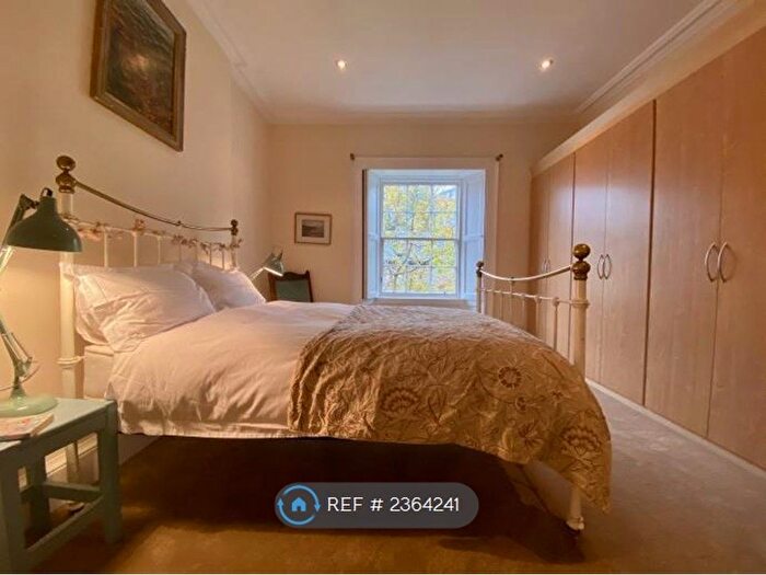 3 Bedroom Flat To Rent In St. Stephen Street, Edinburgh, EH3