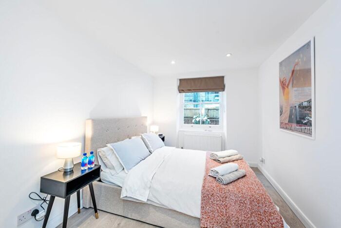 2 Bedroom Flat For Sale In Edith Grove, London, SW10