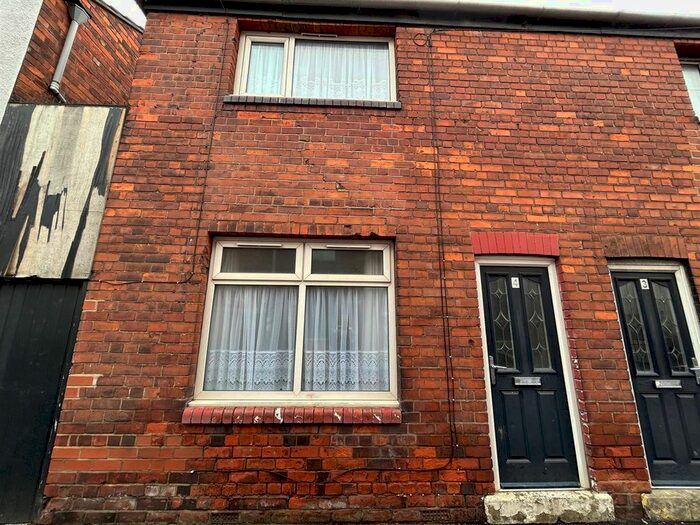 2 Bedroom End Of Terrace House To Rent In Williamson Street, Hull, HU9