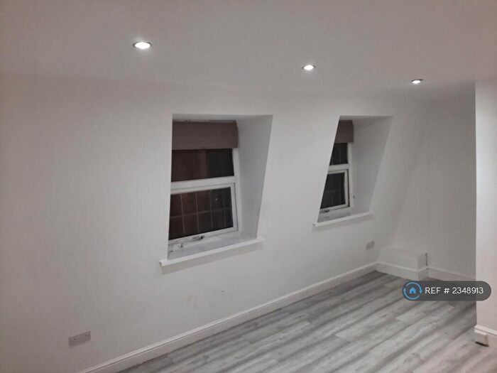 1 Bedroom Flat To Rent In Bethnal Green Road, London, E2