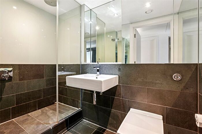 2 Bedroom Flat For Sale In Gatliff Road, London, SW1W