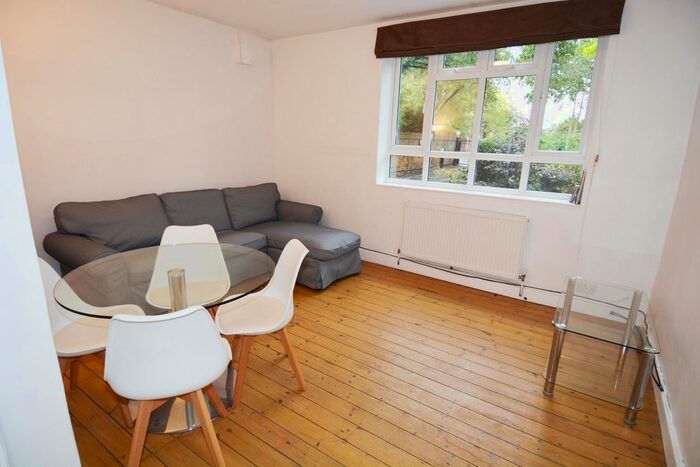 3 Bedroom Flat To Rent In Kings Avenue, Clapham Park, SW4