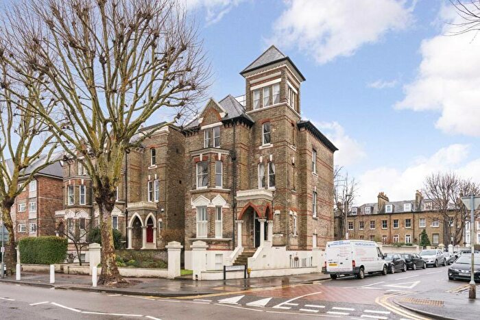 1 Bedroom Apartment To Rent In Maple Road, Surbiton, KT6