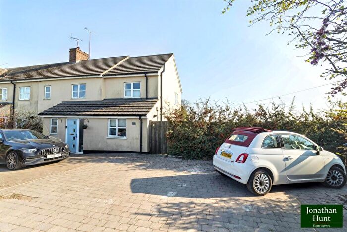 4 Bedroom Country House For Sale In Baldock Road, Buntingford, SG9