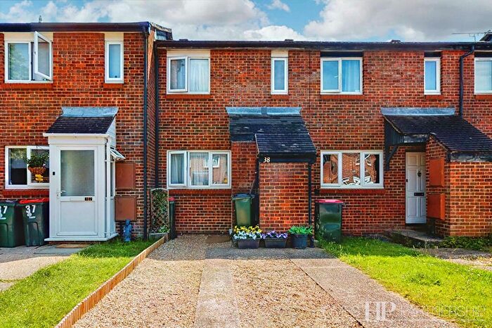 2 Bedroom Terraced House To Rent In Kenilworth Close, Crawley, RH11