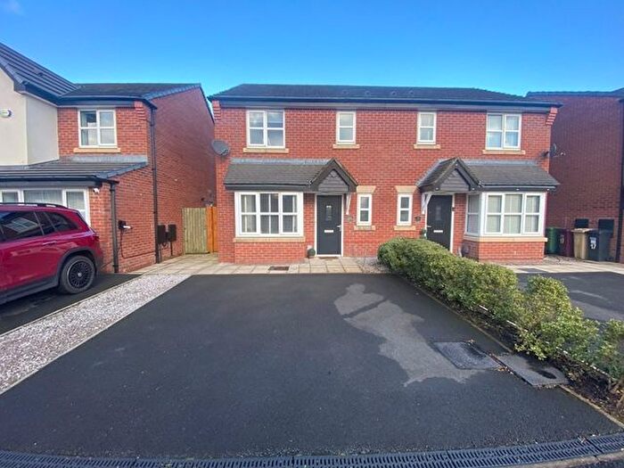 3 Bedroom Semi-Detached House To Rent In Cotton Meadows, Bolton, BL1