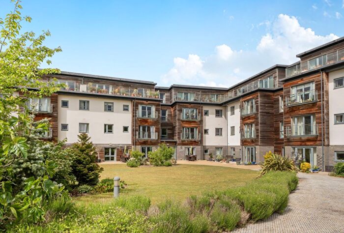 2 Bedroom Flat For Sale In Fernleigh, Buttercross Lane, Witney, Oxfordshire, OX28