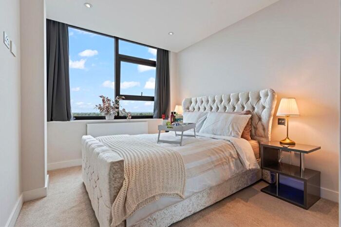 2 Bedroom Flat To Rent In Staines Road West, Sunbury-On-Thames, TW16