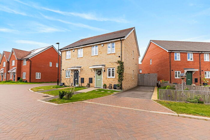 2 Bedroom Semi Detached House For Sale In Sheepcote Edge, Wixams, MK45