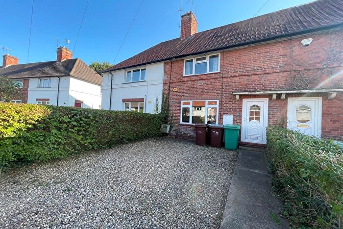 2 Bedroom Town House To Rent In Manton Crescent, Beeston, NG9