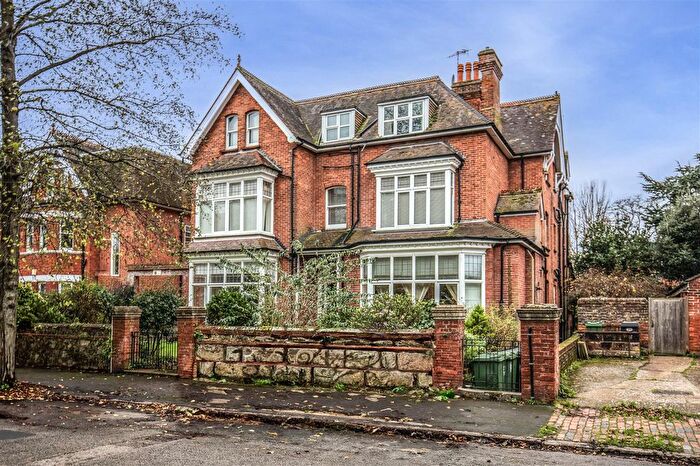 1 Bedroom Flat For Sale In Grassington Road, Eastbourne, BN20