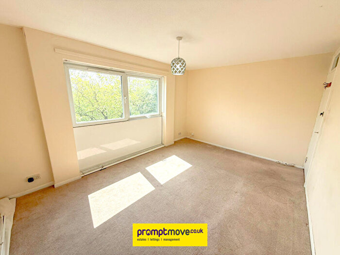 2 Bedroom Flat To Rent In Moulton Court, Moulton Rise Luton, LU2