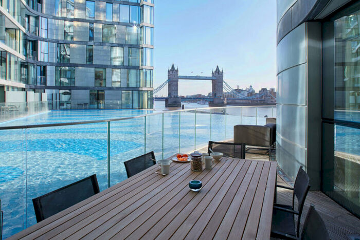 2 Bedroom Apartment To Rent In Lower Thames Street, Tower Hill, London, EC3R