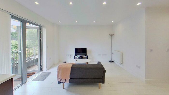Studio To Rent In Christian Street, London, E1