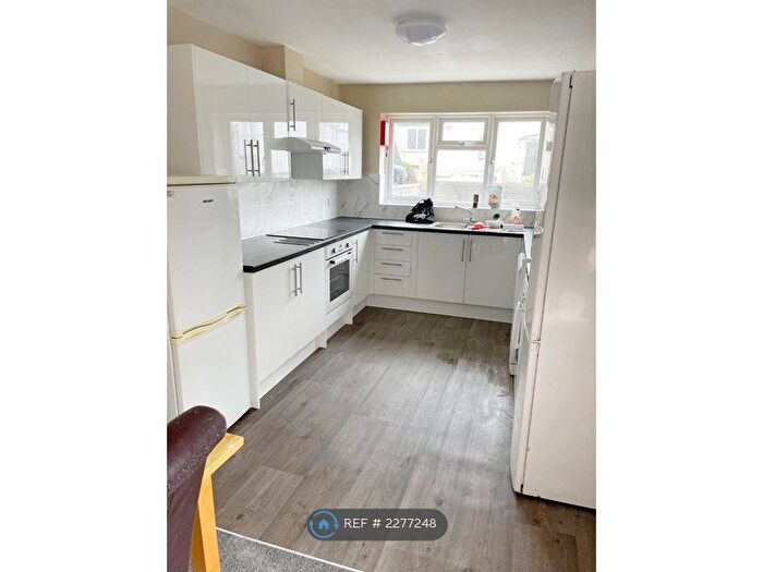 6 Bedroom Terraced House To Rent In Manor Road, Bristol, BS7