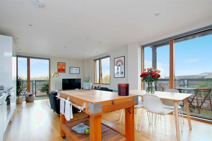 2 Bedroom Flat To Rent In Three Mill Lane, London, E3