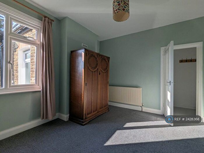 2 Bedroom Flat To Rent In Grange Rd, London, SE25