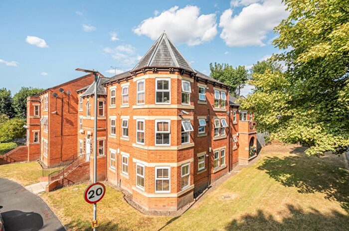 2 Bedroom Flat For Sale In Bridgewater Court, Grove Lane, Headingley, Leeds, LS6