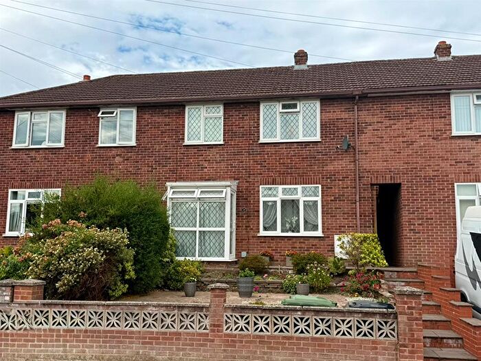 3 Bedroom Terraced House For Sale In Tennyson Close, Hereford, HR4