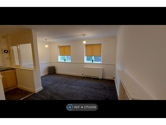 1 Bedroom Flat To Rent In Beech Court, Cannock, WS11