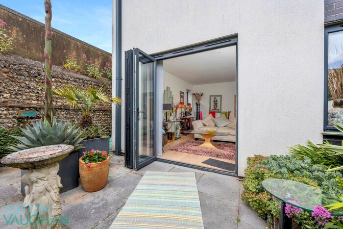 2 Bedroom Semi-Detached House For Sale In Bristol Gardens, Brighton, BN2