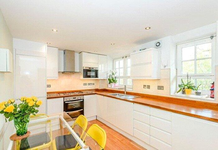 2 Bedroom Apartment For Sale In Tyers Street, London, SE11