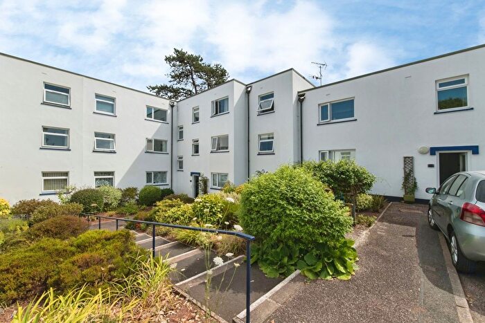 1 Bedroom Flat For Sale In East Cliff Road, Dawlish, Devon, EX7