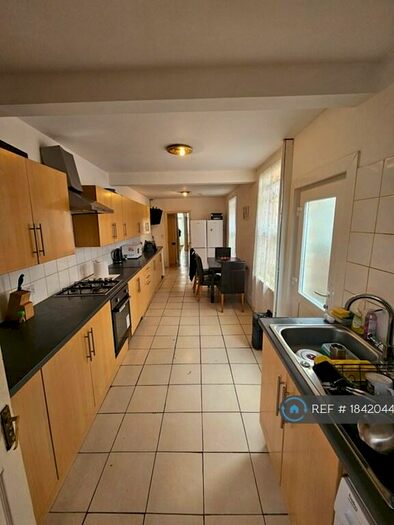 4 Bedroom Terraced House To Rent In Manor Road, Rugby, CV21