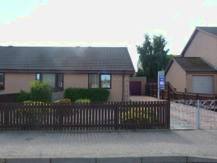 2 Bedroom Bungalow To Rent In Springfield Drive, Elgin, IV30