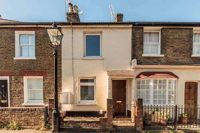 2 Bedroom Property To Rent In Princes Road, Richmond, TW10