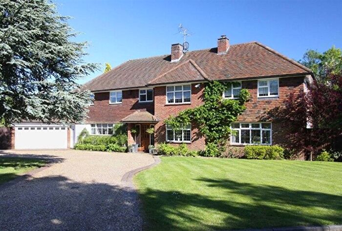 4 Bedroom House To Rent In The Uplands, Harpenden, AL5