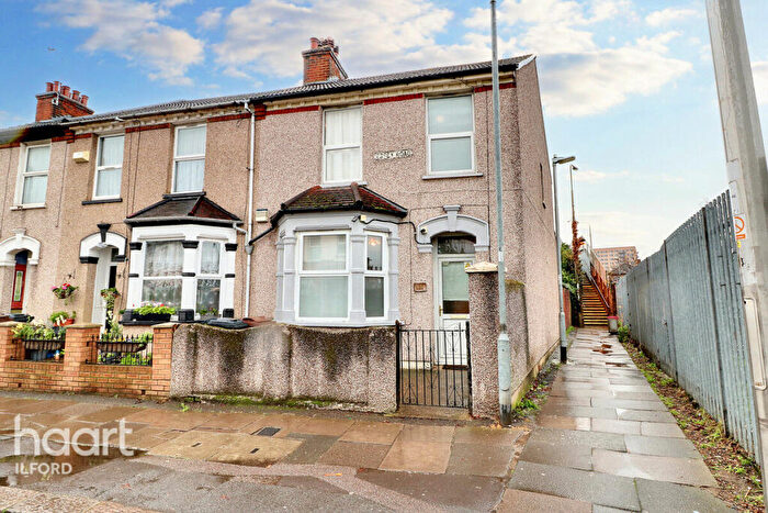 3 Bedroom End Of Terrace House For Sale In Essex Road, Barking, IG11