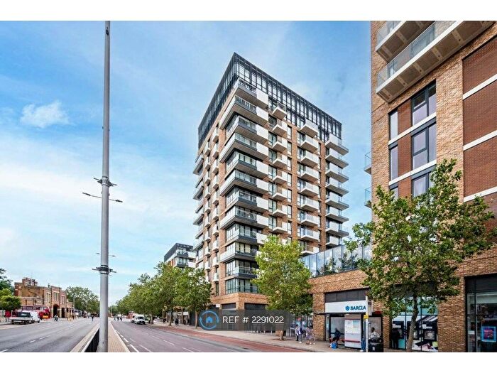 2 Bedroom Flat To Rent In Victory Parade, London, SE18