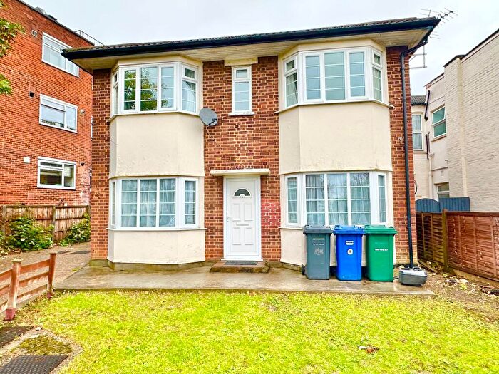 1 Bedroom Flat To Rent In The Spinney, Granville Road, London, N12