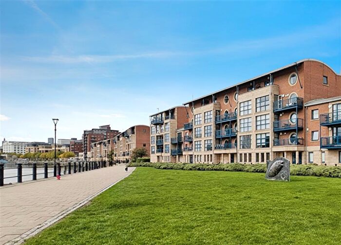 2 Bedroom Apartment For Sale In Quayside, Newcastle Upon Tyne, NE1
