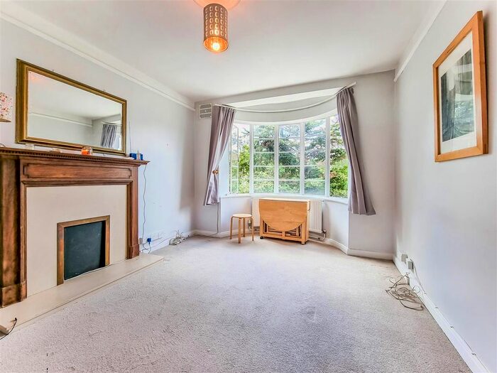 1 Bedroom Flat To Rent In Wyke Road, London, SW20