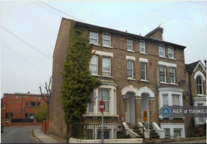 1 Bedroom Flat To Rent In Adelaide Square, Bedford, MK40