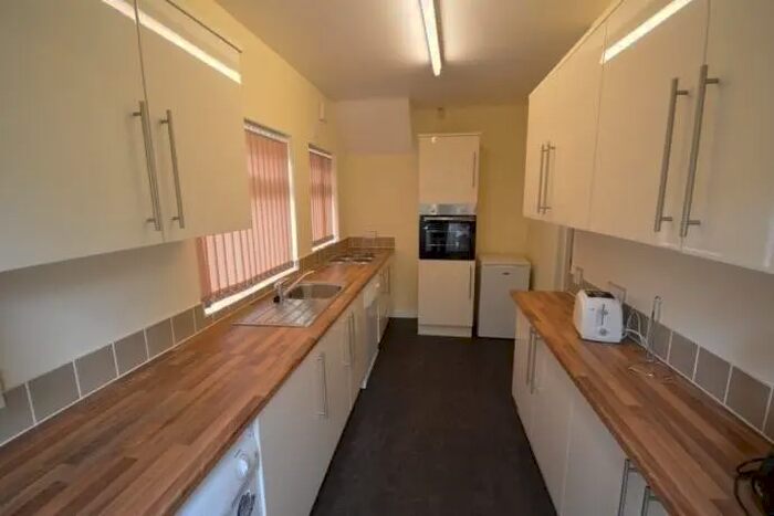 6 Bedroom Terraced House To Rent In St. Annes Road, Leeds, West Yorkshire, LS6