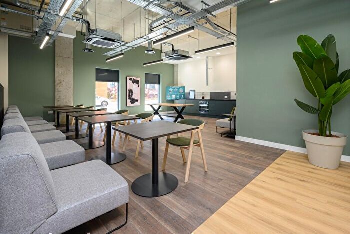 2 Bedroom Apartment To Rent In Queensway, Southampton, Hampshire, SO14