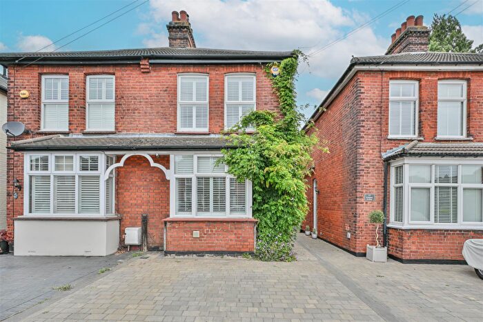 2 Bedroom Semi-Detached House For Sale In Kimpton Avenue, Brentwood, CM15