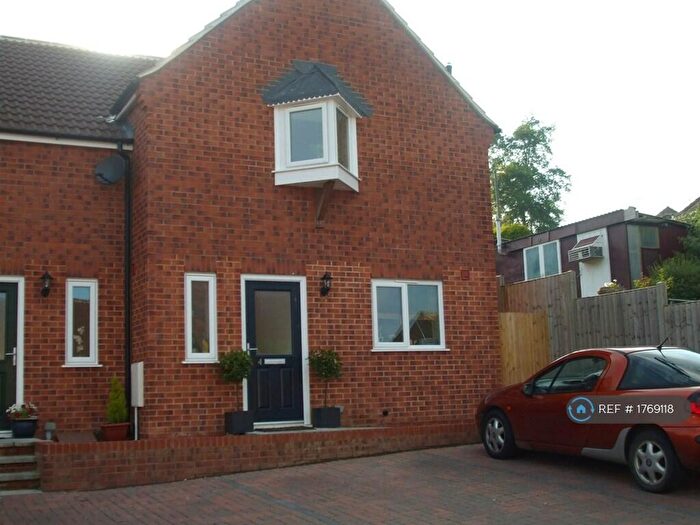 3 Bedroom End Of Terrace House To Rent In Gwilym Close, Dursley, GL11